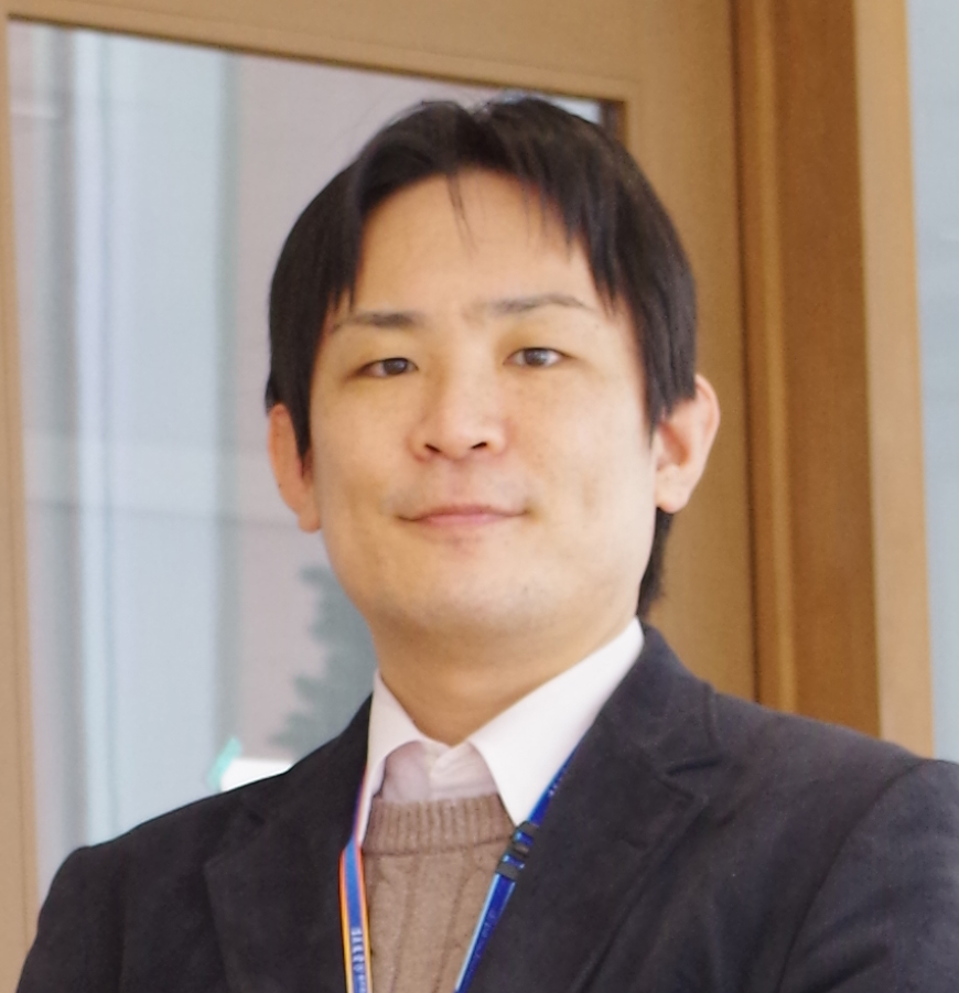 浅井　佑記範 氏